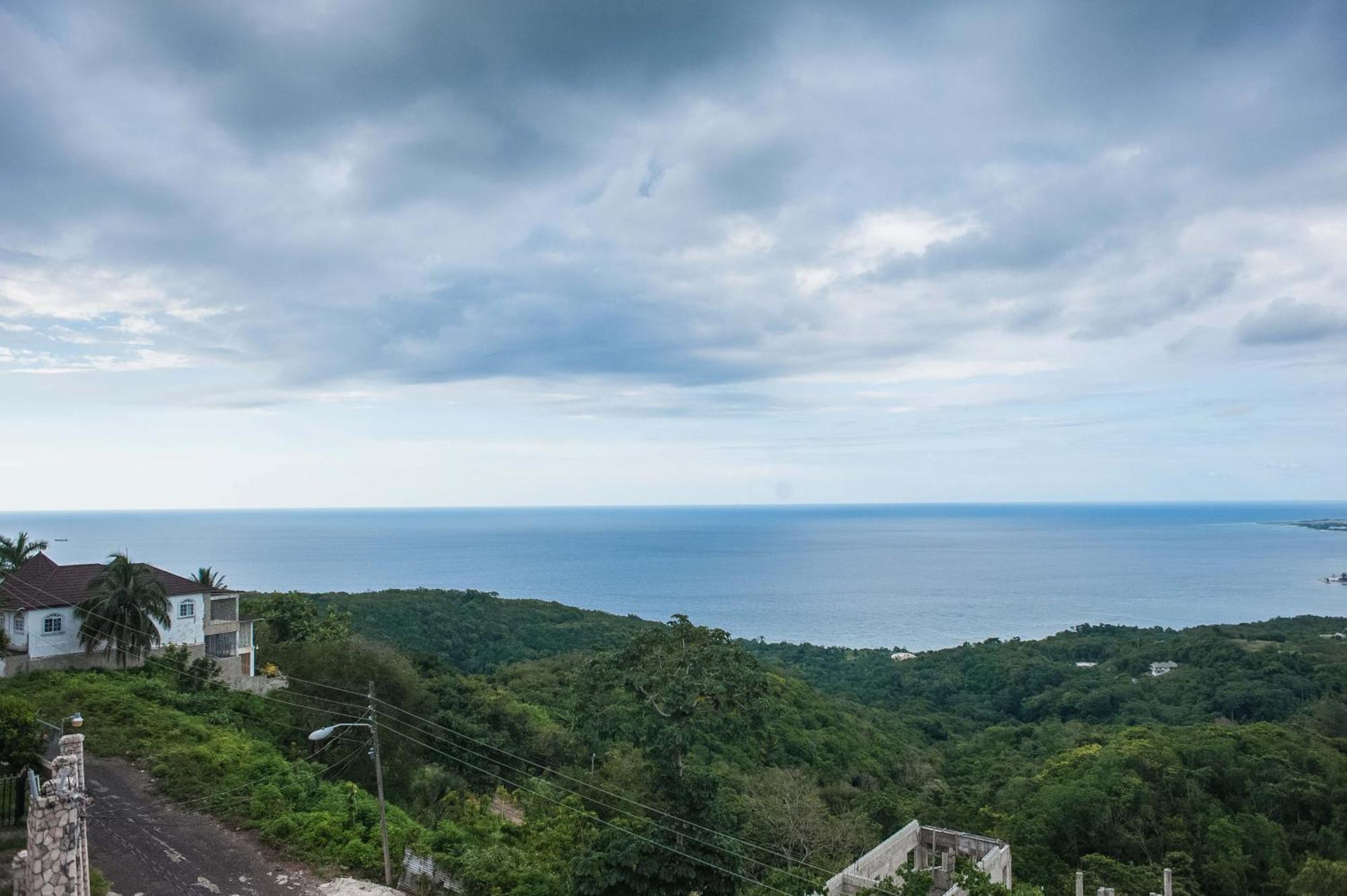 Clarridge View Guesthouse モンテゴ・ベイ エクステリア 写真