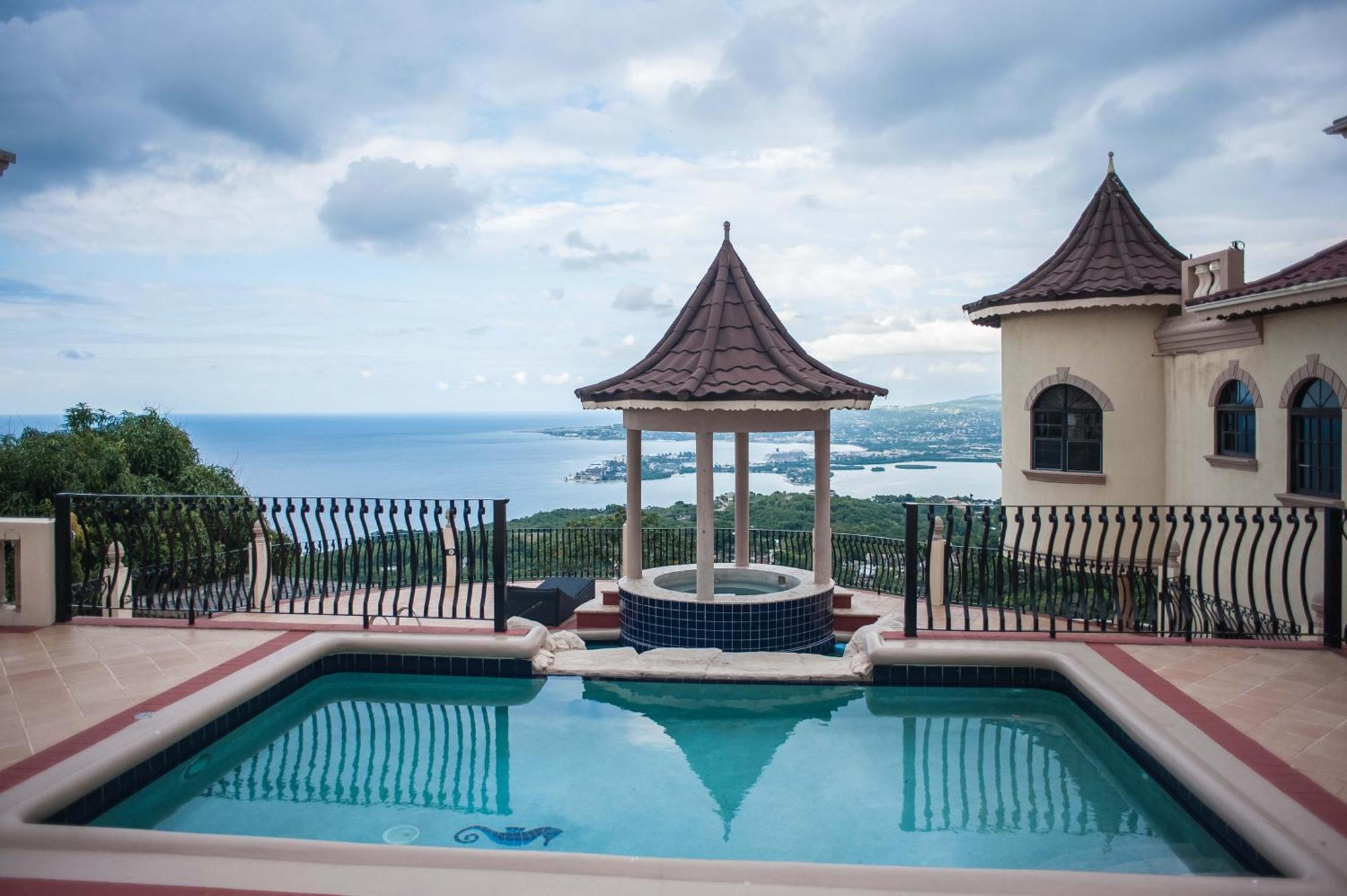 Clarridge View Guesthouse モンテゴ・ベイ エクステリア 写真